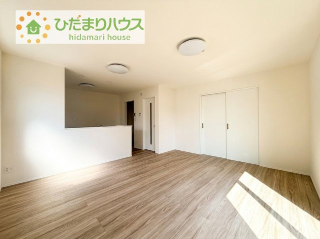 早くお仕事終わらせて、家に帰りたくなるようなリビングです(^^♪