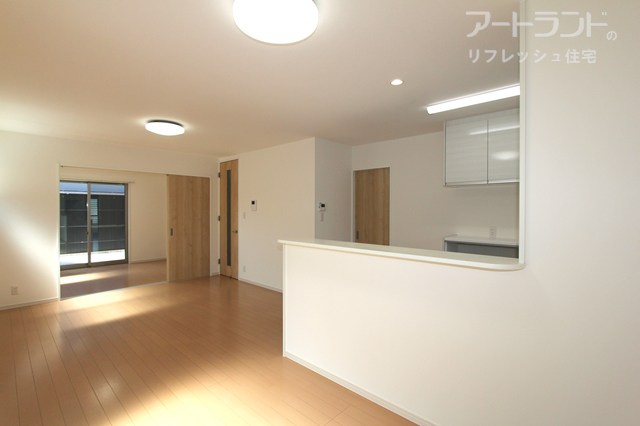 【LDK16帖】全室クロス張替、照明新調済み