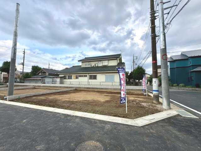 全10区画　　間取り・外観・設備まで自由にプランニング可能。暮らし方に合わせた住まいをご提案できます。花田小学校まで徒歩約4分(270ｍ)、毎日の通学がしやすい住環境です。