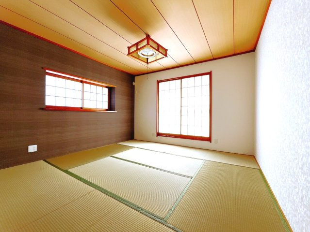 ■2階和室｜おじいちゃんやおばあちゃんが遊びに来たときにゆったりとくつろげるスペースがあると喜んでくれますよね♪