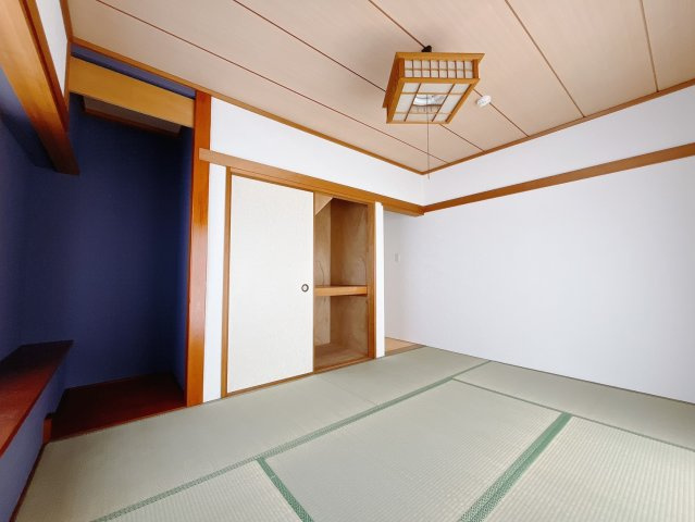 ■1階和室｜和室を書斎にしたり、冬にはコタツを敷いて家族みんなで年越しをするのもいいですね。家族みんなのお気に入りの空間になります♪