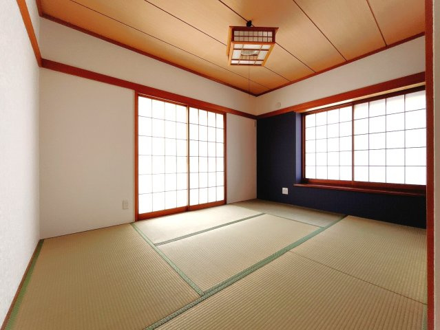 ■1階和室｜和室でしか味わえない畳ならではの香りや素材で和のやすらぎを感じてください♪休日はお子様とお昼寝するのにも最適です！