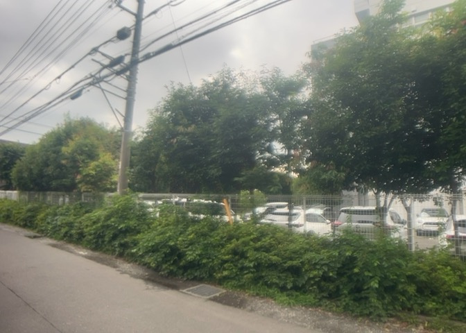 眺望を気にして物件を探す場合、前面に建物が建っていないか現地で確認しましょう！前面に建物があると景色はもちろん、日当たりや風通しにも影響が出てきます。住んだ時のことを想像しながら現地見学をしましょう。