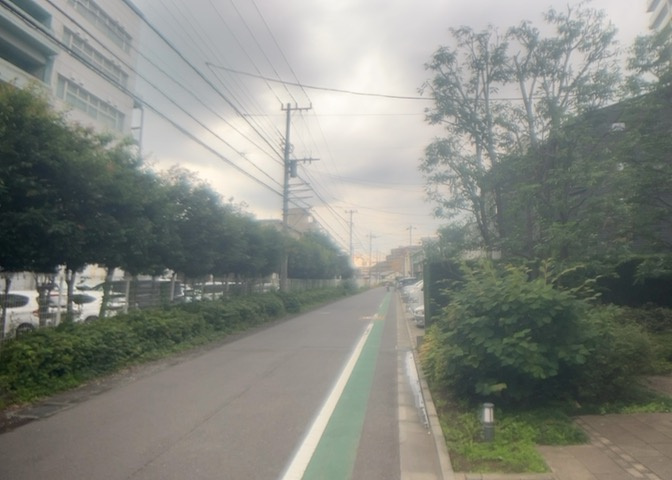 眺望の良さを楽しめるダイニングキッチンで家族団らんの時間を過ごしてはいかがでしょうか。バルコニーから見える景色を家族で眺める時間は、時間が経つのを忘れてしまいそうですね。是非、現地を見に行きましょう！