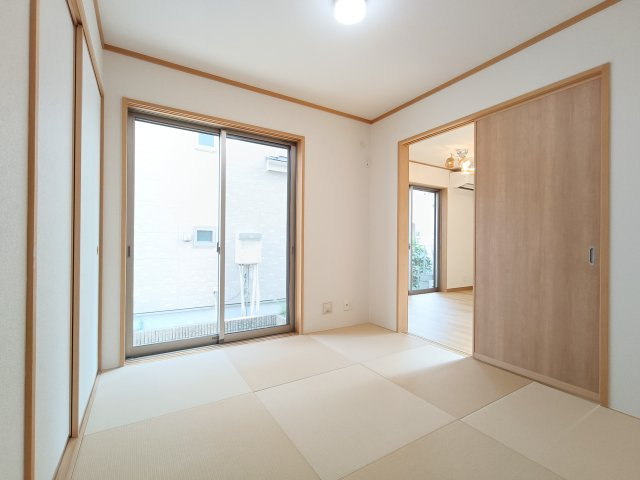【和室　4.5帖】　畳の香りが心地よく、家族団らんのひとときを豊かに演出してくれます。