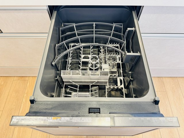 ～食洗機付き　食事後の食器洗いはお任せ、家族でゆっくりとくつろげます～