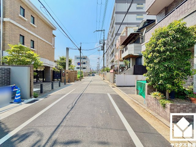 3沿線利用可能で、毎日の通勤・通学だけでなく、休日のお出かけまで利便性に優れています。最寄りの阪神本線「甲子園」駅までは傾斜が少ないほぼ平担な道のりで、自転車やベビーカーでの移動もスムーズになります。