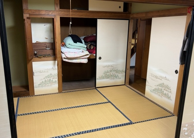L型アイランドタイプは、キッチンからダイニングにもリビングにも目が行き届くので、とても使いやすい配置です。L字型独立タイプは、キッチンを独立させてるためLDKというよりもLDといった様なイメージです。