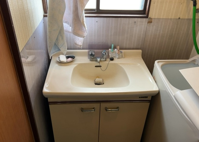 洗面化粧台では顔を洗ったり、身だしなみを整えることが本来の使い方ですが、用途によっては洗面化粧台に求められる機能が違ってくるため、ご自身や家族のライフスタイルに合ったものを選ぶことをおすすめ致します。