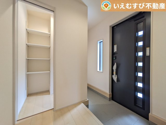 玄関がいつも片づくシューズインクローゼット　たっぷり入る収納設備で玄関がすっきり綺麗に過ごせると快適ですよね♪
