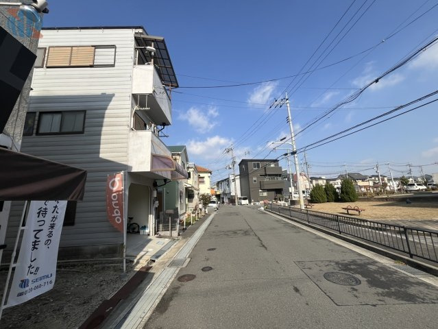 【前道含む現地写真】東向き！前面道路幅員広く開放感ある現地です◎詳細は担当スタッフまでお問い合わせください。