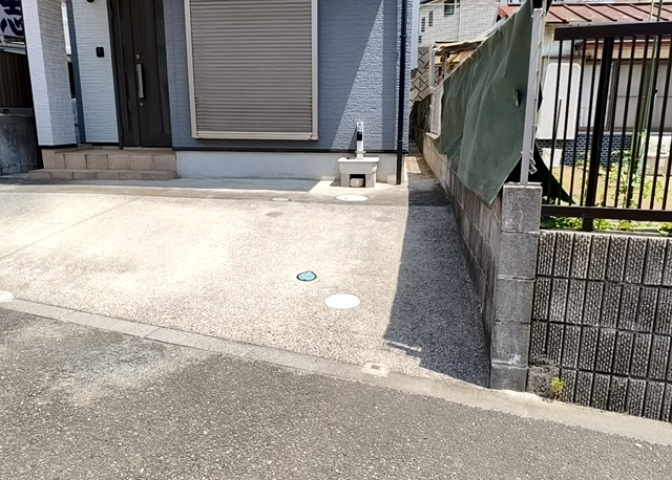 お持ちの車種によっては前面道路が広い方が便利でしょう。しかし、前面道路が広ければその分交通量が多くなるため、騒音などが気になる場合があります。実際に現地を見学し、周辺交通量や騒音などを確認しましょう！