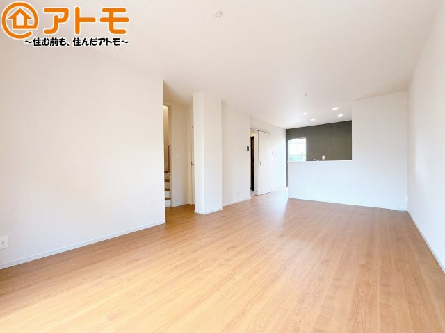 家族団らんのイメージは、リビングを思い浮かべませんか？リビングこそ広々としたお部屋が良いですね♪