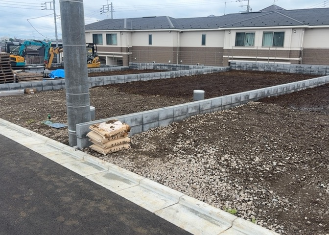 物件の詳細については、現地を見てわかること以外に、役所や法務局などで調べないとわからないことがあります。そのため、現地に行く場合は、もしこの物件を買ったらどのような生活ができるかをイメージしましょう。