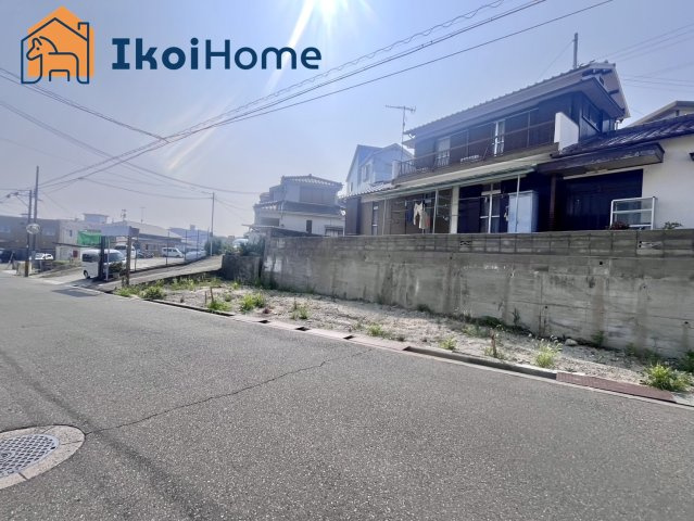 ●年中無休：当日予約可●前面道路との高低さがなく、お車の入出庫も楽々です。