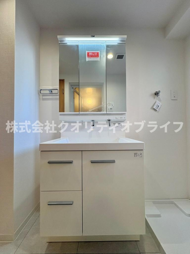 嬉しい独立洗面台があります