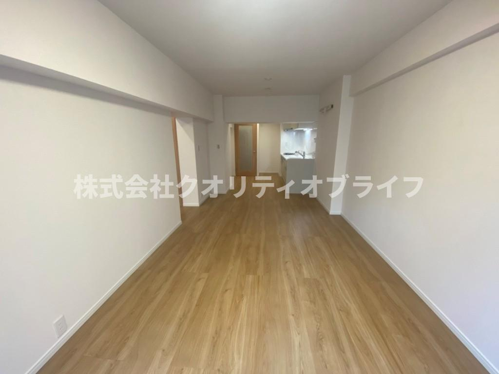 リビングから見たキッチン