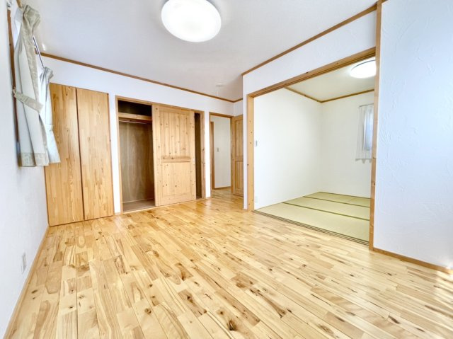 2階洋室は7.5帖御座います♪