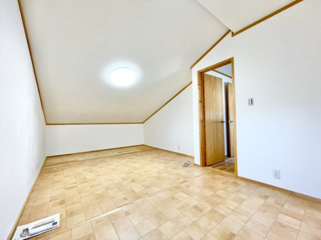 3階の小屋裏はお子様部屋としても活用頂けます☆