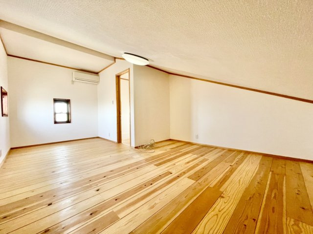 3階の小屋裏はお子様部屋としても活用頂けます☆