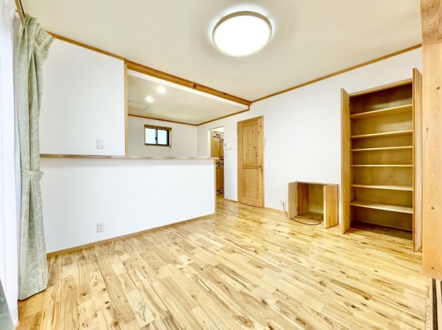 しっかり収納スペース設けてます♪