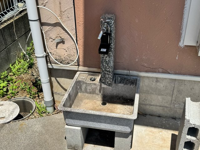 外に水道があると生活が劇的に変わります！洗車やBBQ、お掃除の際も、家の中と外を往復するストレスがゼロになり、毎日の家事が本当にラクになります！