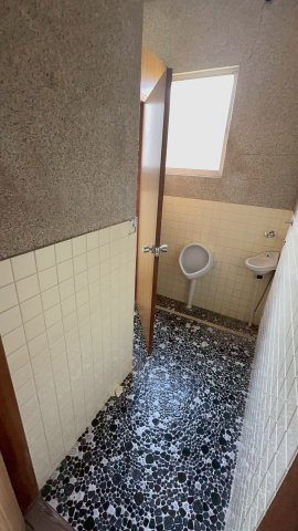 コンパクトで使いやすいトイレです