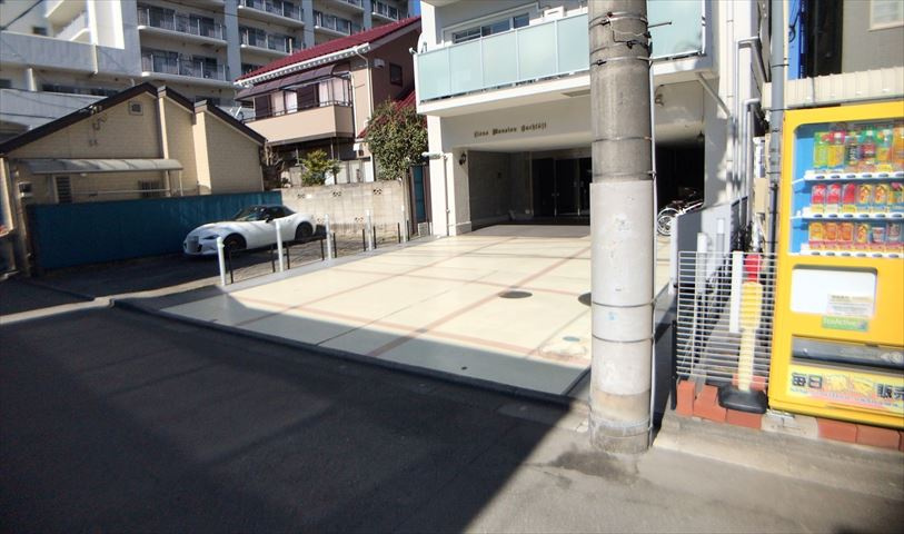 ＳＲＣ造は強度や耐震性の面でもRC造と比べて優れています。そのため、10階建以上の高層または超高層マンションなどの建築にも多く採用されています。柱や梁などのサイズが小さくても高い耐震性を確保できます。