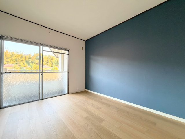 ◆気持ちの良い風が室内へ入り込む居室。家具を配置しても広々ご利用いただけます！！　