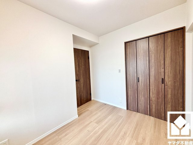 約4.5帖の洋室です。全居室フローリングでお掃除ラクラクです。