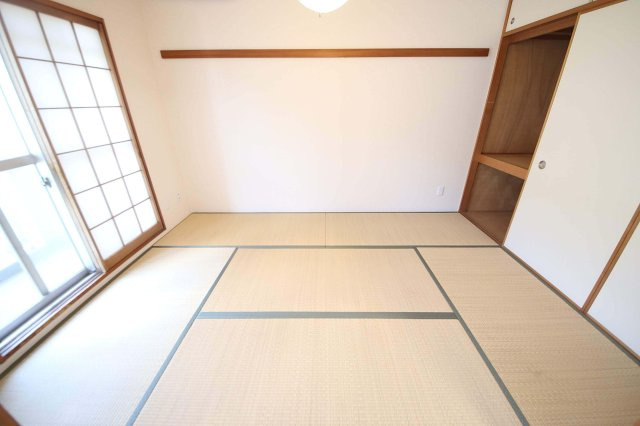 リビングの続きに人気の和室は客間としても使えて便利ですね