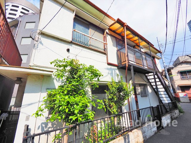 落ち着きのある閑静な住宅街に位置する住まいです！周囲の視線を気にせずゆったりとした時間を満喫できます！　
