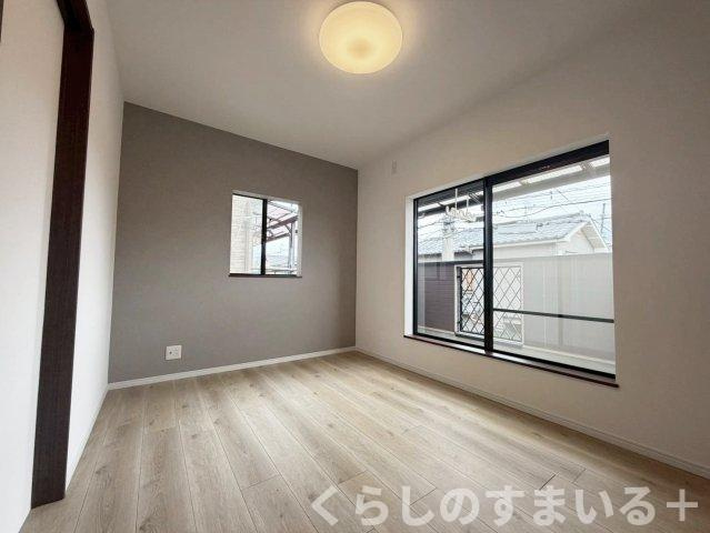 使い勝手のいい洋室です