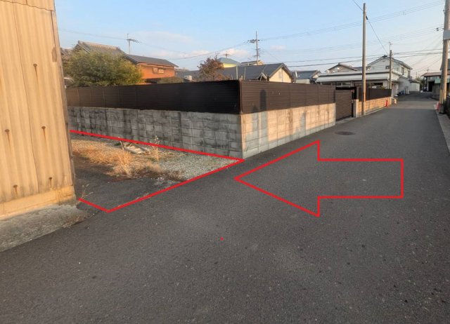 前面道路含む現地写真です