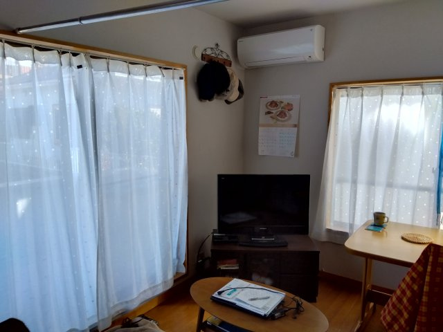 二面採光なので日差しがたっぷり入ります。また風通しが良く解放感もあります。