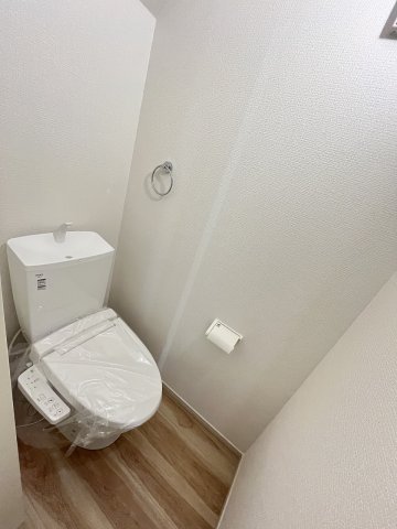 施工例。1階のトイレです。施工例は完成時と異なる場合があります。