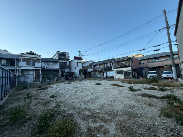 南東側から北西側への写真です。