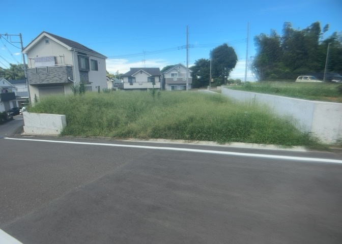 土地探しをしていると都市計画区域という言葉を目にすると思います。法律によって、都道府県知事や国土交通大臣が指定するエリアのことを指しており、都市計画区域は市街化区域と市街化調整区域に分けられています。
