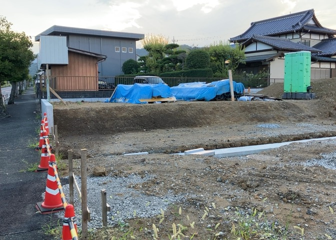 物件の詳細については、現地を見てわかること以外に、役所や法務局などで調べないとわからないことがあります。そのため、現地に行く場合は、もしこの物件を買ったらどのような生活ができるかをイメージしましょう。