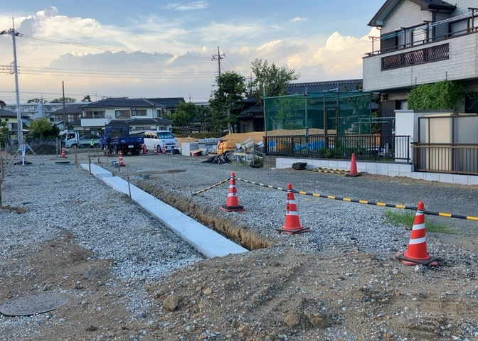 人が暮らすうえで日光は大切な要素となります。日当たりの良さは譲れないポイントですね。併せて近くに大きな建築物の建築予定がないか、あるいはそれが可能な土地が近くにないか事前に確認することもお勧めします。