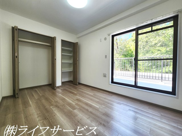 洋室6.2帖/クローゼット有！ルーフバルコニーに面したお部屋です！