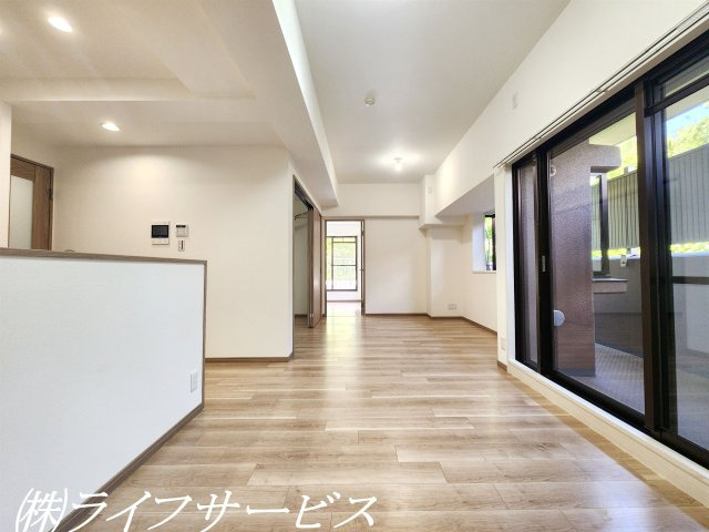 ＬＤＫ広々17帖／東南向きのリビング・室内改装済につきすぐにお住まい頂けます！