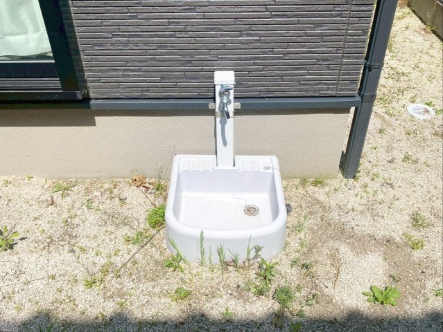 お庭には外水栓があります！