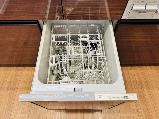 ～食洗機付き　食事後の食器洗いはお任せ、家族でゆっくりとくつろげます～