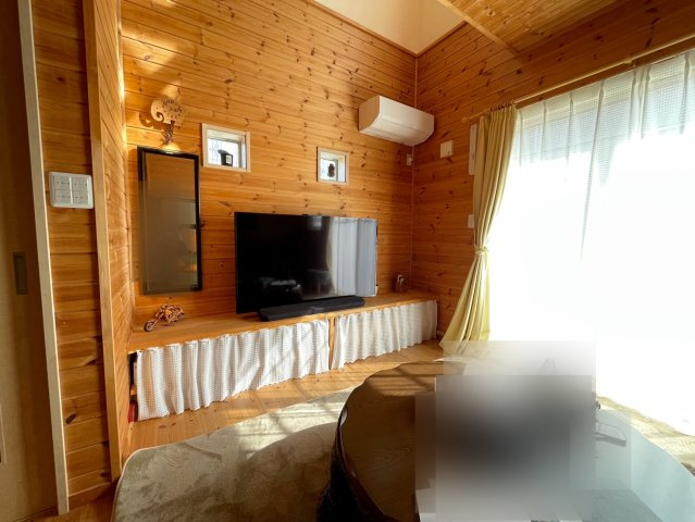 やわらかな光が差し込む吹抜スペース♪