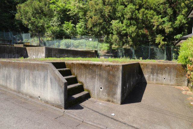 隣家の土地はどうなっているのか、生活利便施設が近くにあるのか、学校まで近いかなど、お客様のライフスタイルにあわせたイメージが重要です。また、近くにあると困る施設が近くにないかも確認するといいでしょう。