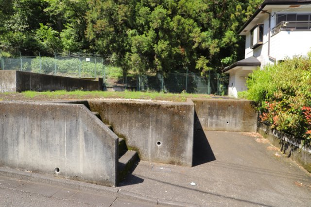 家を建てる前提で土地を探している場合、地盤の丈夫さは譲れない条件の一つです。地盤が脆弱だと追加工事が必要となります。また、過去に地盤沈下や液状化現象を起こした土地は、できるだけ避けた方がいいでしょう。