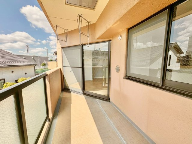南東向きバルコニーで陽当り良好です！