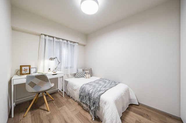 約5.8帖の洋室になります　※家具は含まれません