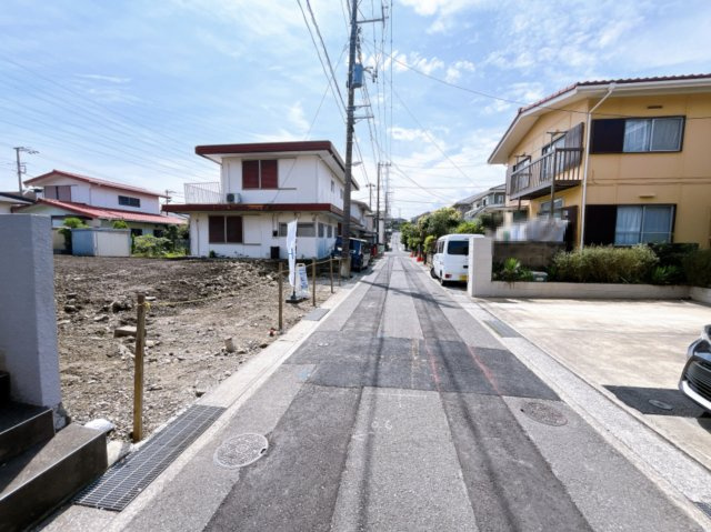 旧ハイランド分譲地内の土地　敷地はゆったり約58坪　高低差も少ないスッキリとした印象の整形地　更地につき、引き渡し後すぐに着工可能　詳細はお気軽にお問い合わせください。